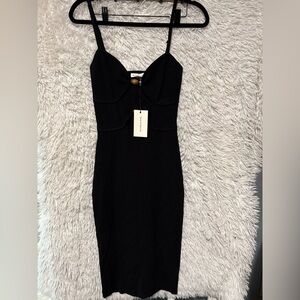 Chic Black Midi‎ Dress with Timeless Elegance